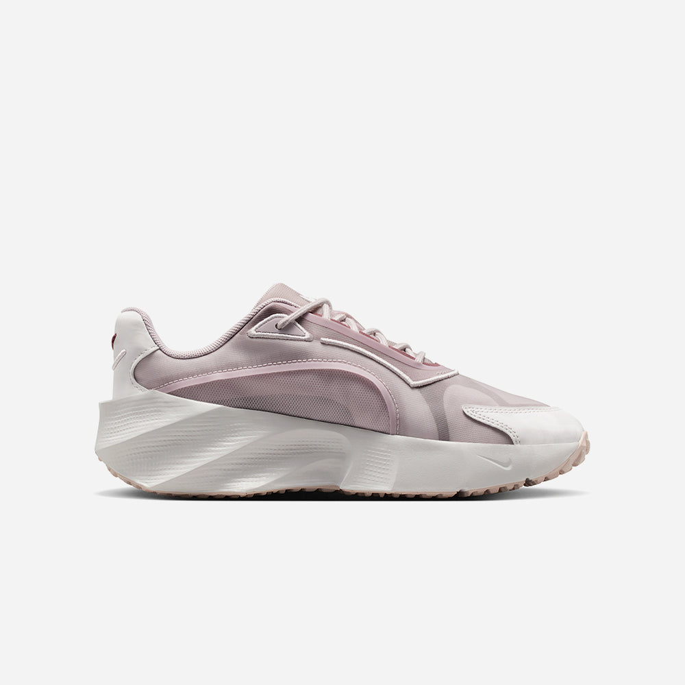 Nike Aura Edge HQ7025-001