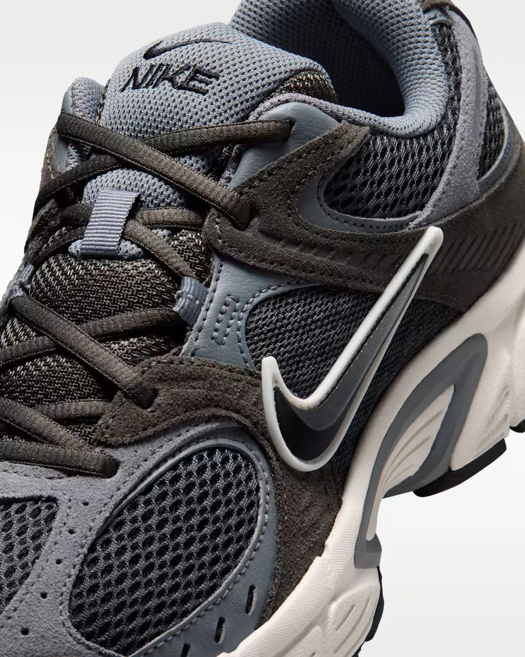 Nike v5 RNR Suede